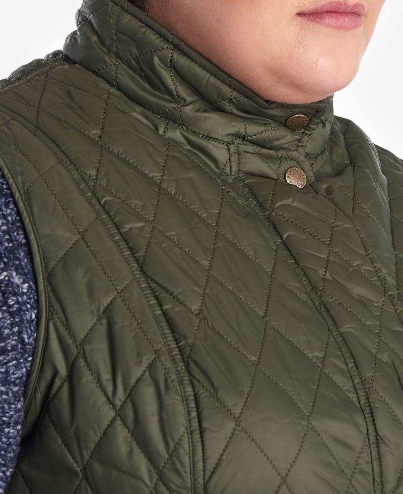 Barbour Otterburn Vest (Plus Size) Black | JBF098764