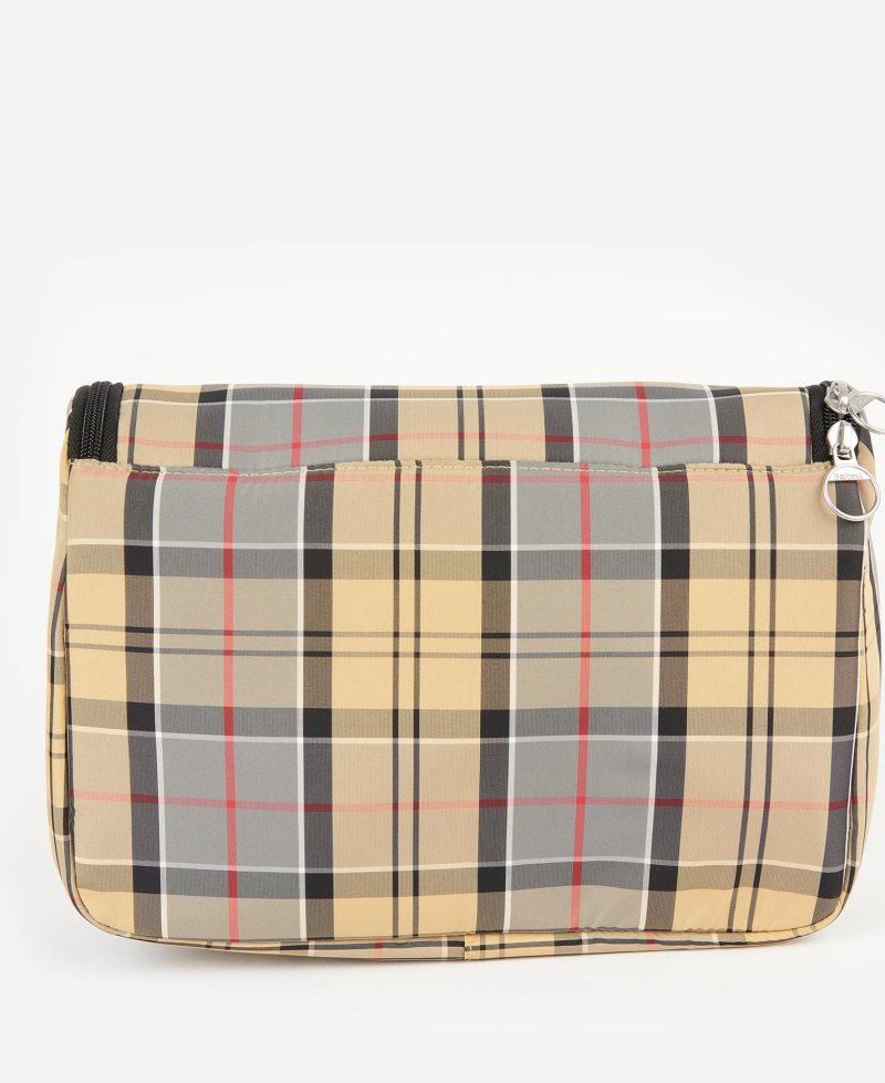 Barbour Tartan Hanging Washbag Dress Tartan | NIH341297